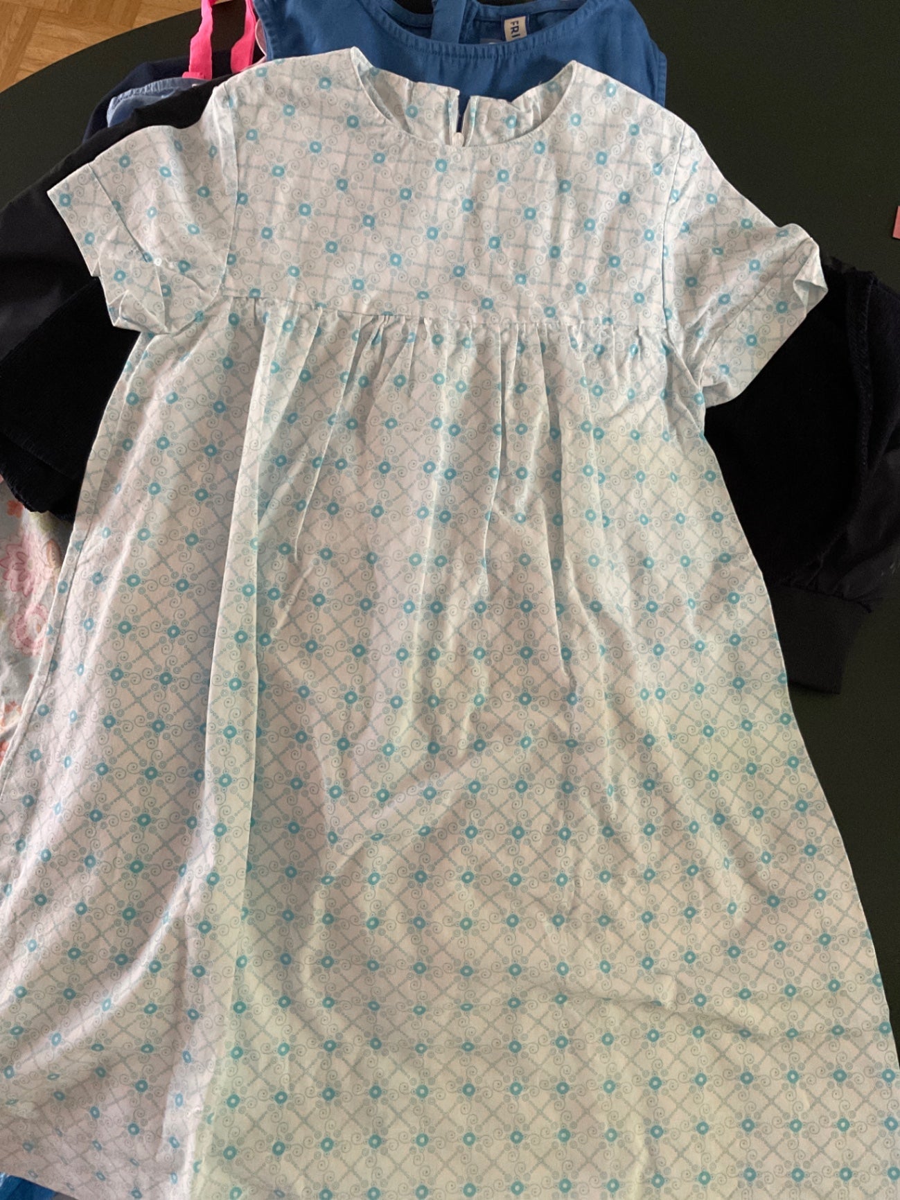 Unbekannt Kleid 146 Hellblau mit Muster