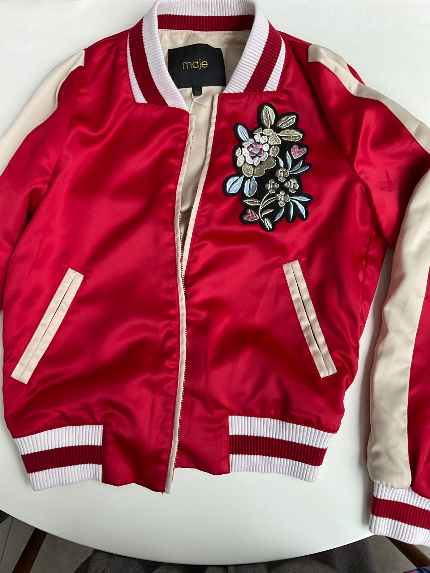 Maje Jacke 36 Rot mit Applikationen
