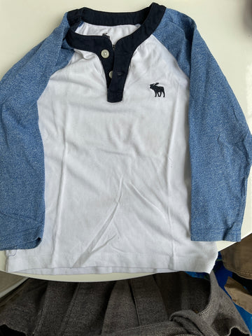 Abercrombie kids Langarmshirt *Flecken klein vorne  98/104 Weiß und Blau