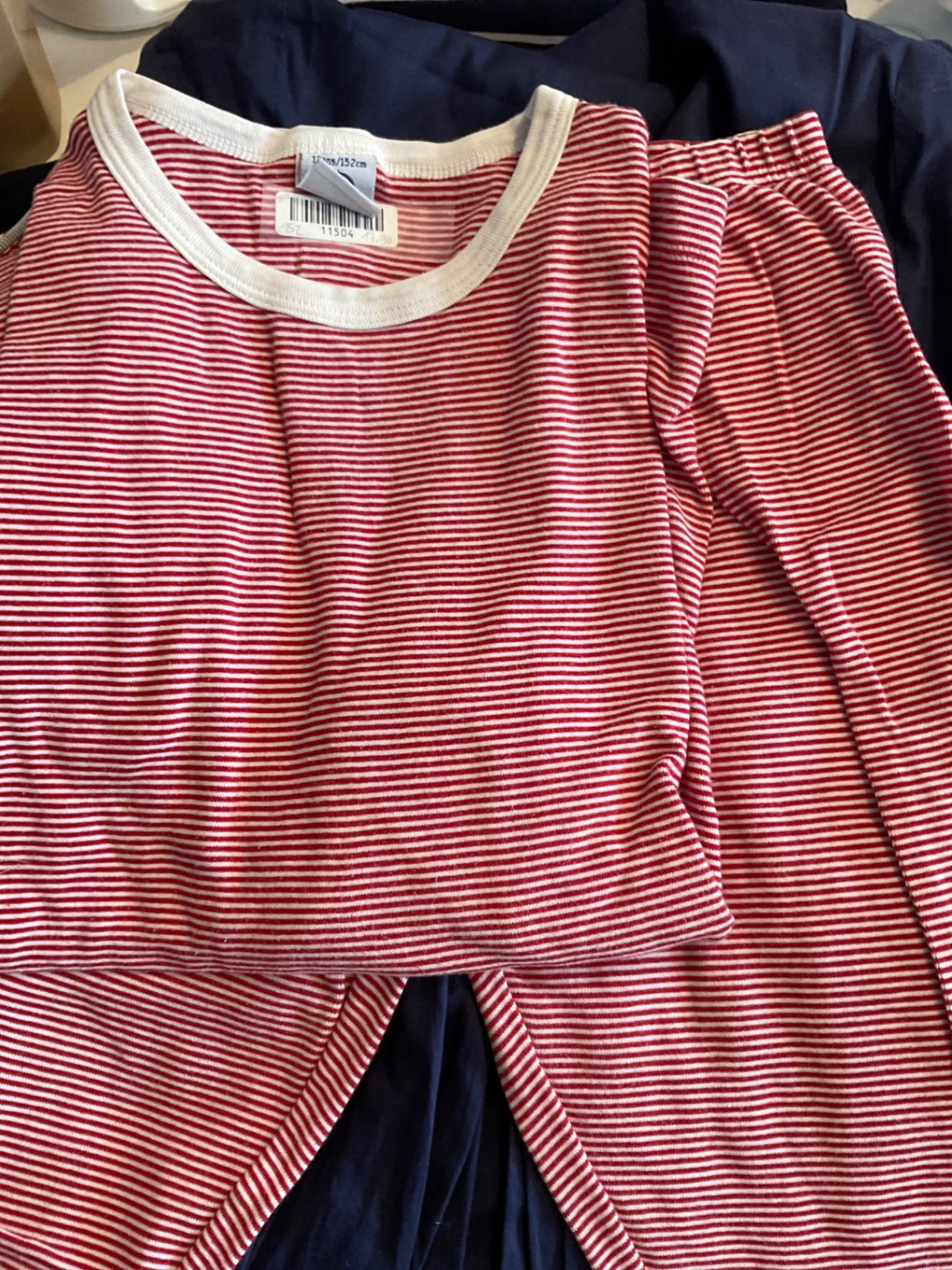 PETIT BATEAU  Pyjama  152 Rot und Weiß
