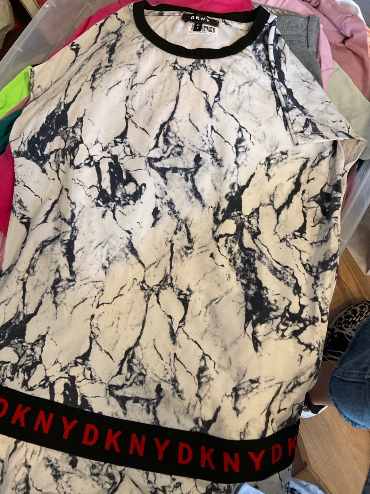 DKNY T-Shirt Kleid 164 Weiß mit schwarzem Muster