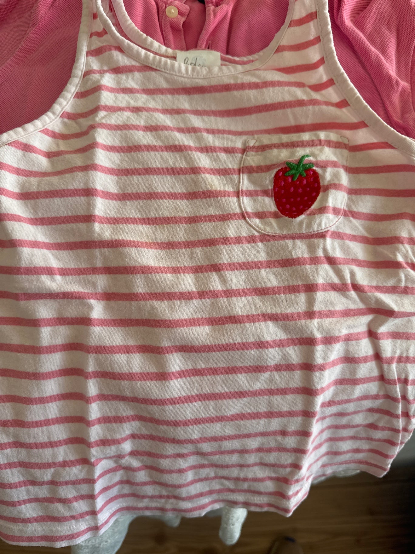 MiniBoden Tanktop *Fleck 116/122 Weiß und Rosa Erdbeere