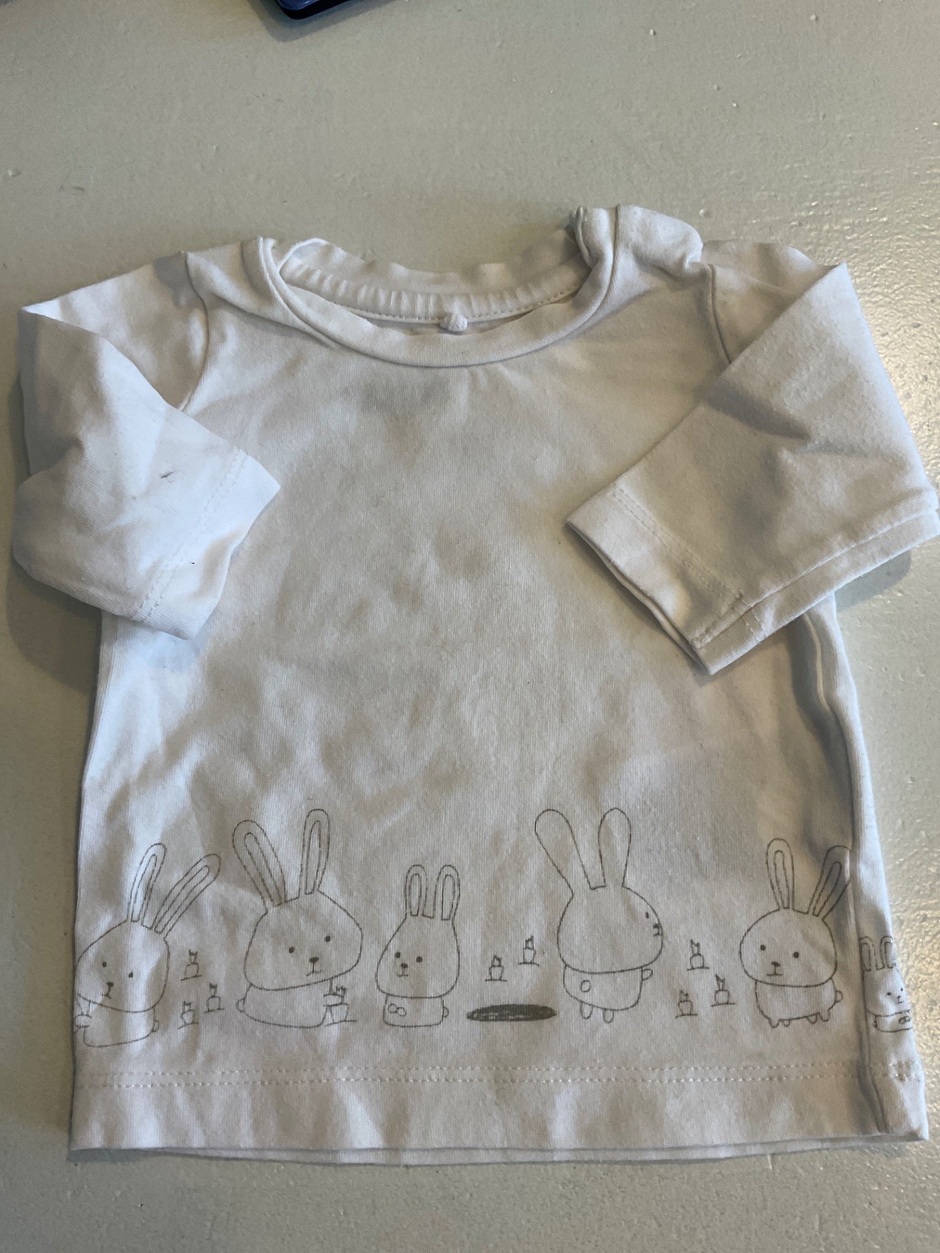 Name it Langarmshirt 50 Weiß / Hasenmuster