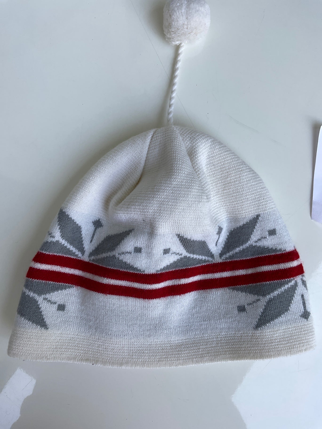 Eisbär Mütze  Weiß, Grau und Rot