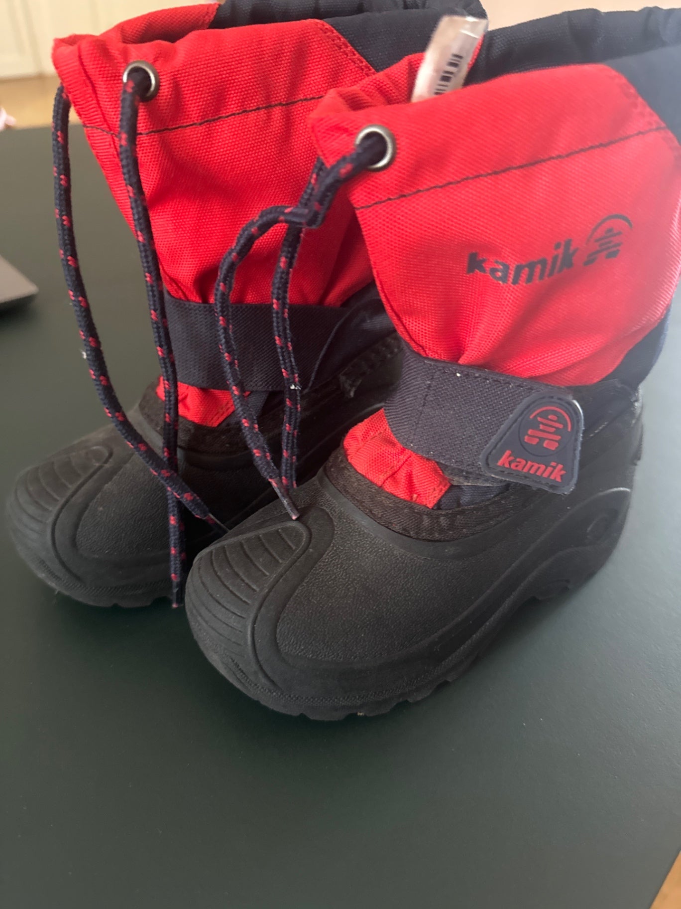 Kamik Stiefel 26 Schwarz und Rot