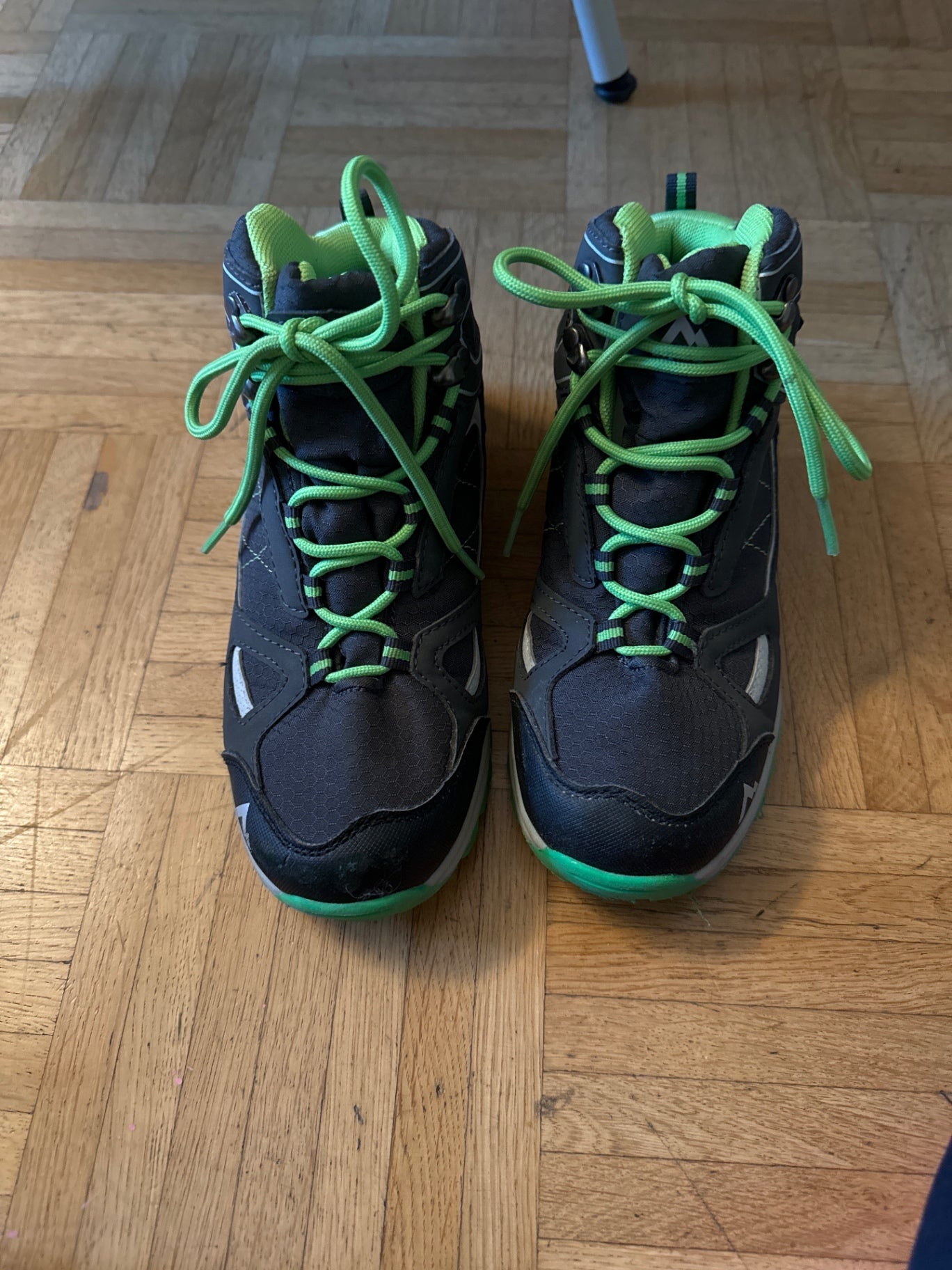 McKinley Wanderschuhe 36 Schwarz und Grün
