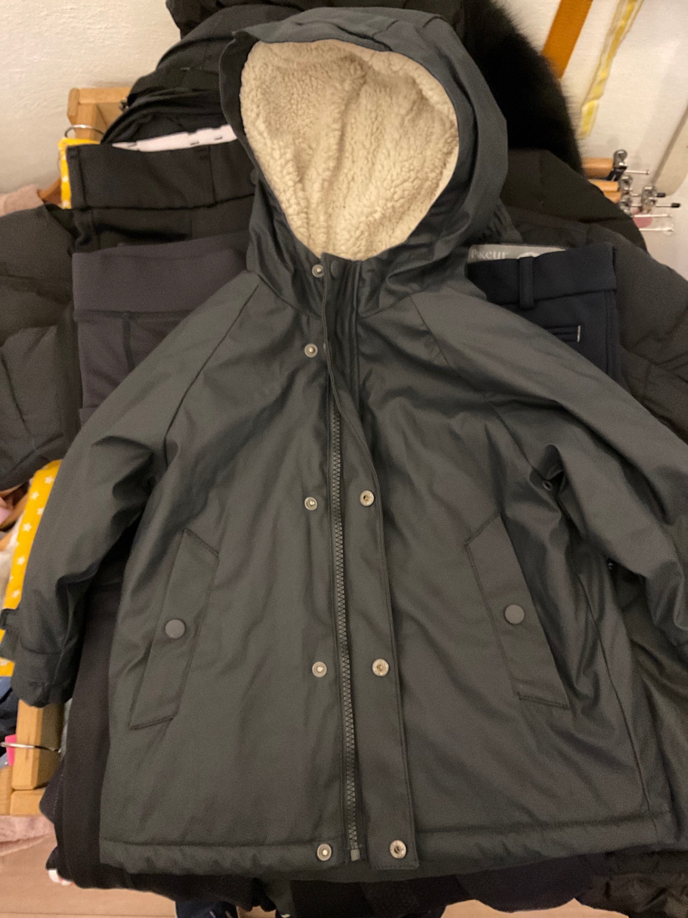 Zara Regenmantel mit Fütterung 92/98 Schwarz