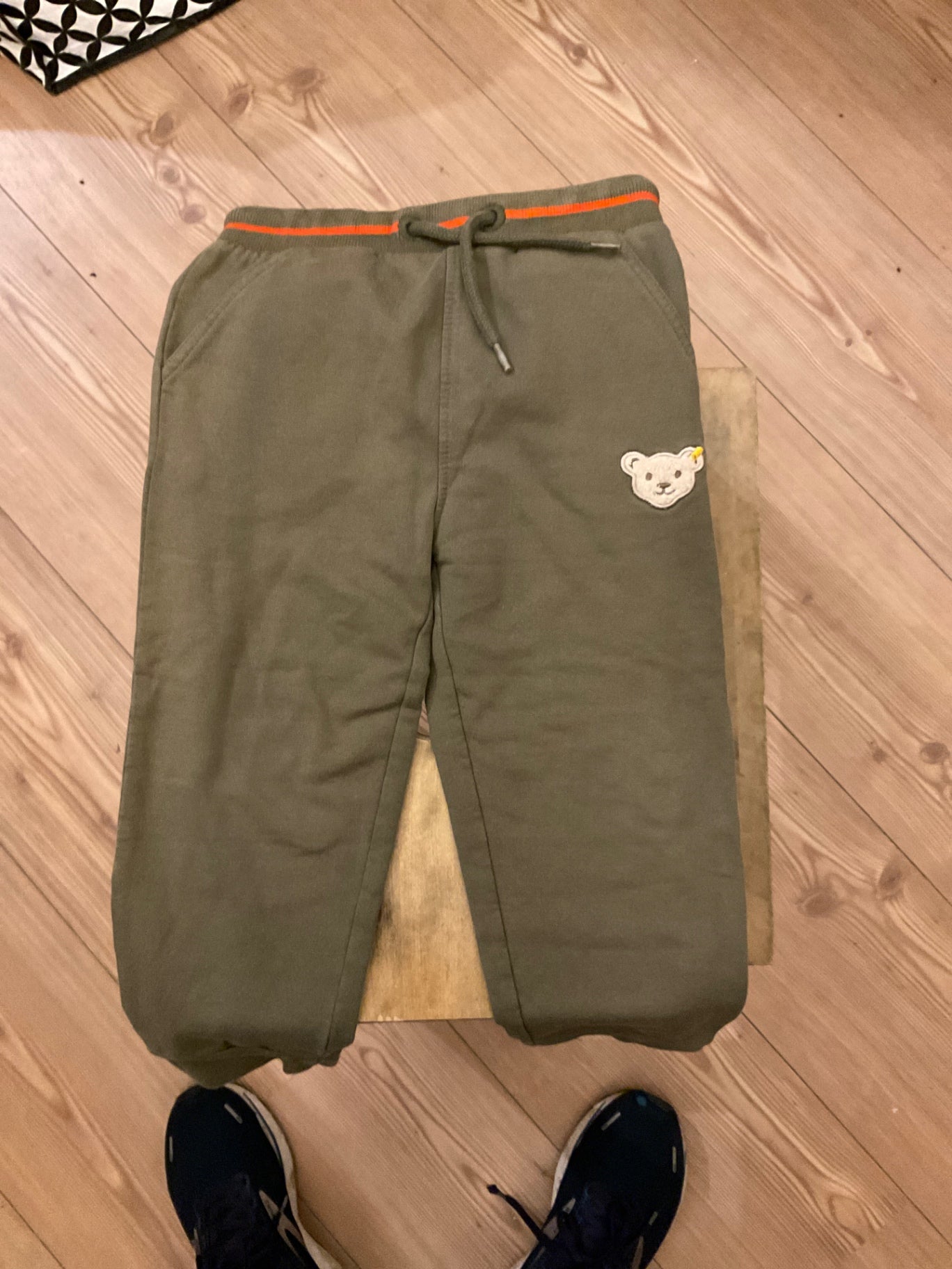 Steiff Jogginghose 98 Olive